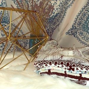 🔆 EUC/NWOT Six Piece White Tee/Tank Bundle. XS/S.